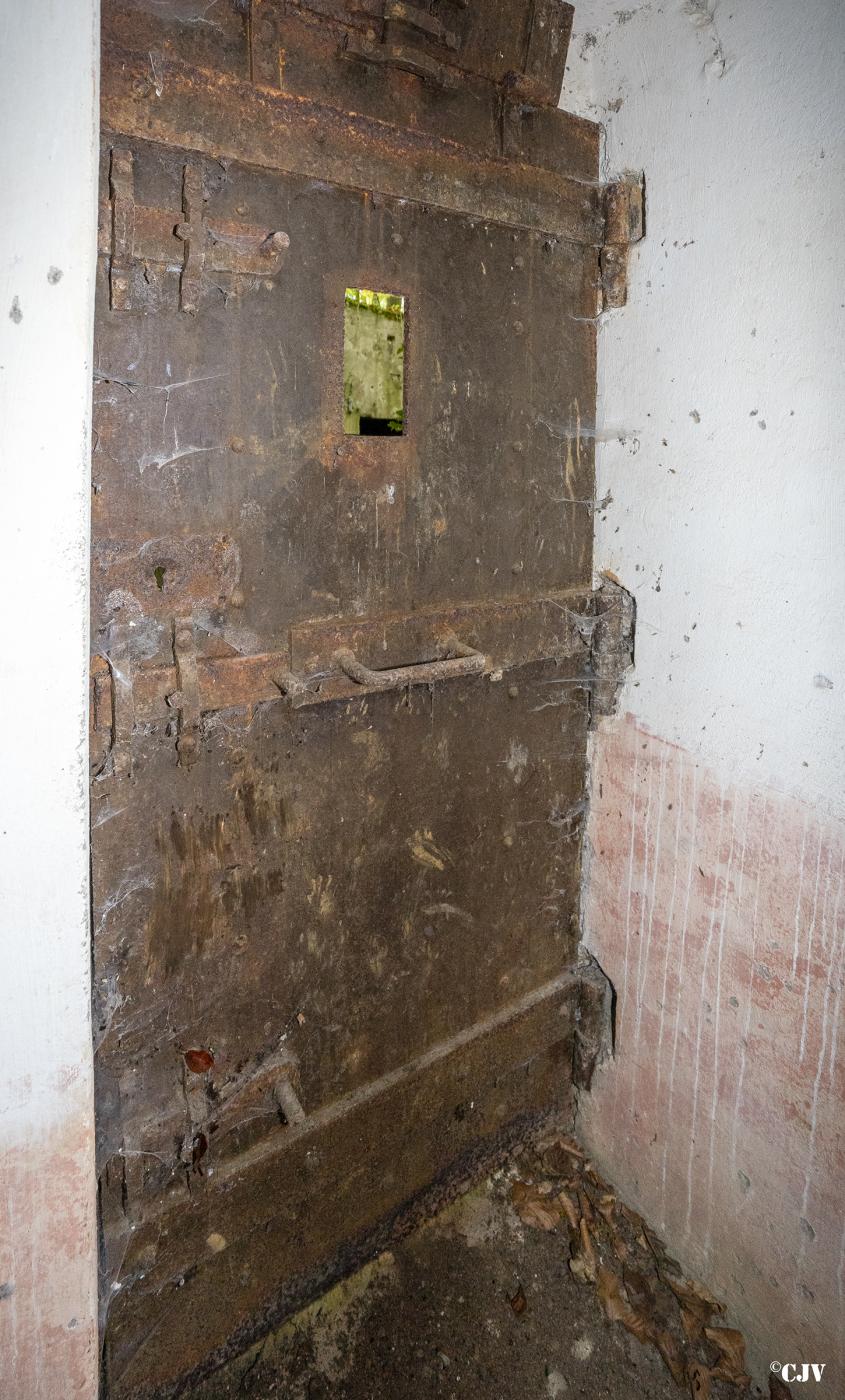 Ligne Maginot - SCHIDELBERG (QUARTIER TéTERCHEN - II/161° RIF) - (PC de Quartier) - Entrée gauche du PC - Lia VERMEULEN