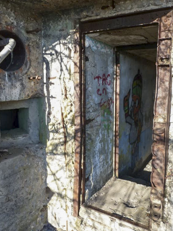 Ligne Maginot - QUATRE VENTS SUD - C75 - (Casemate d'infanterie - Simple) - 