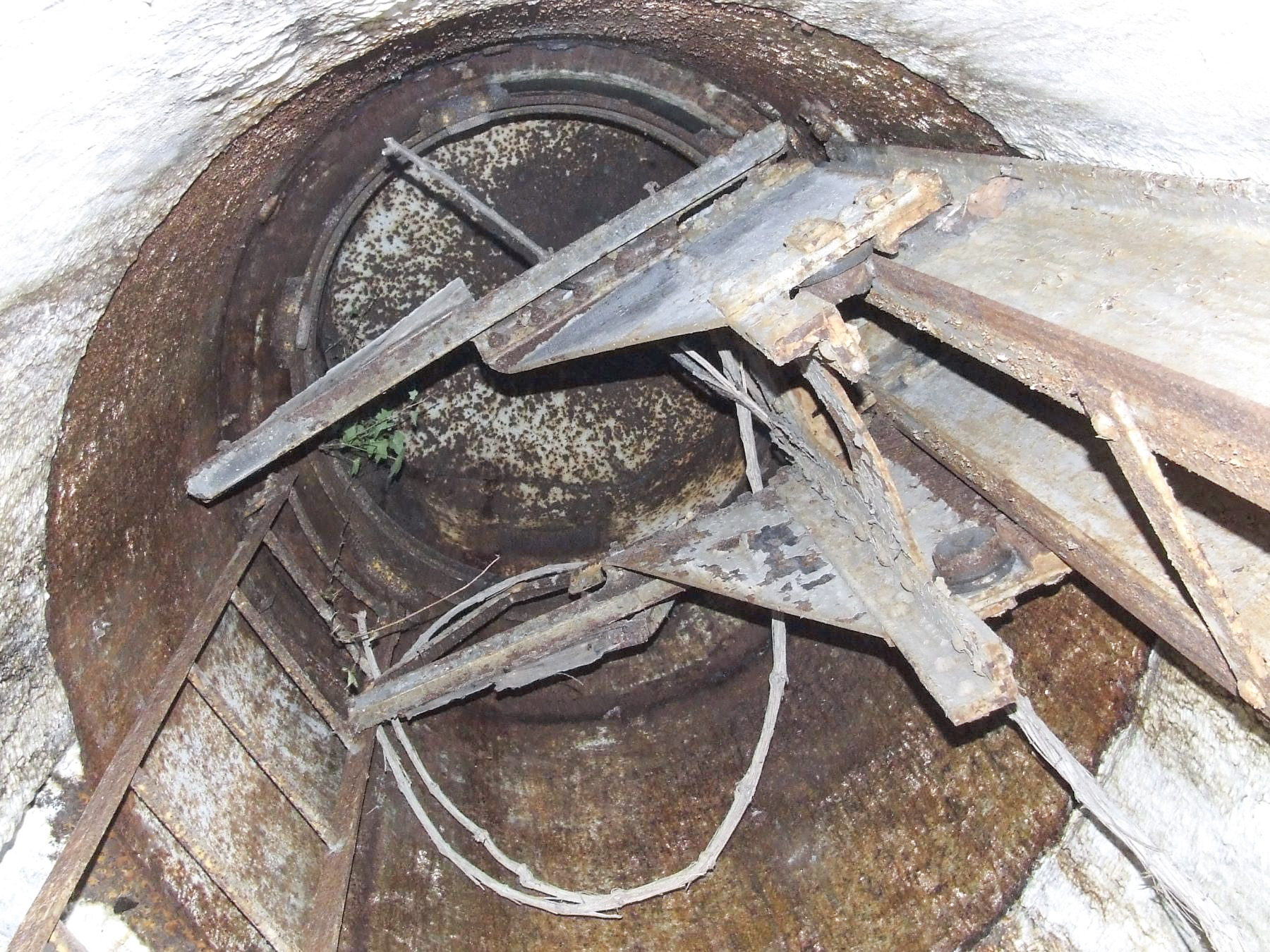 Ligne Maginot - BOIS DE LAUDREFANG NORD - C76 - (Casemate d'infanterie - Simple) - Le puits de la cloche GFM