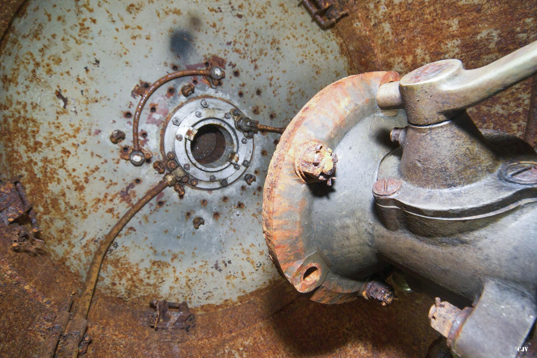 Ligne Maginot - HAUT DE L'ANGUILLE - O4 - (Observatoire d'artillerie) - La cloche VP - Lia VERMEULEN