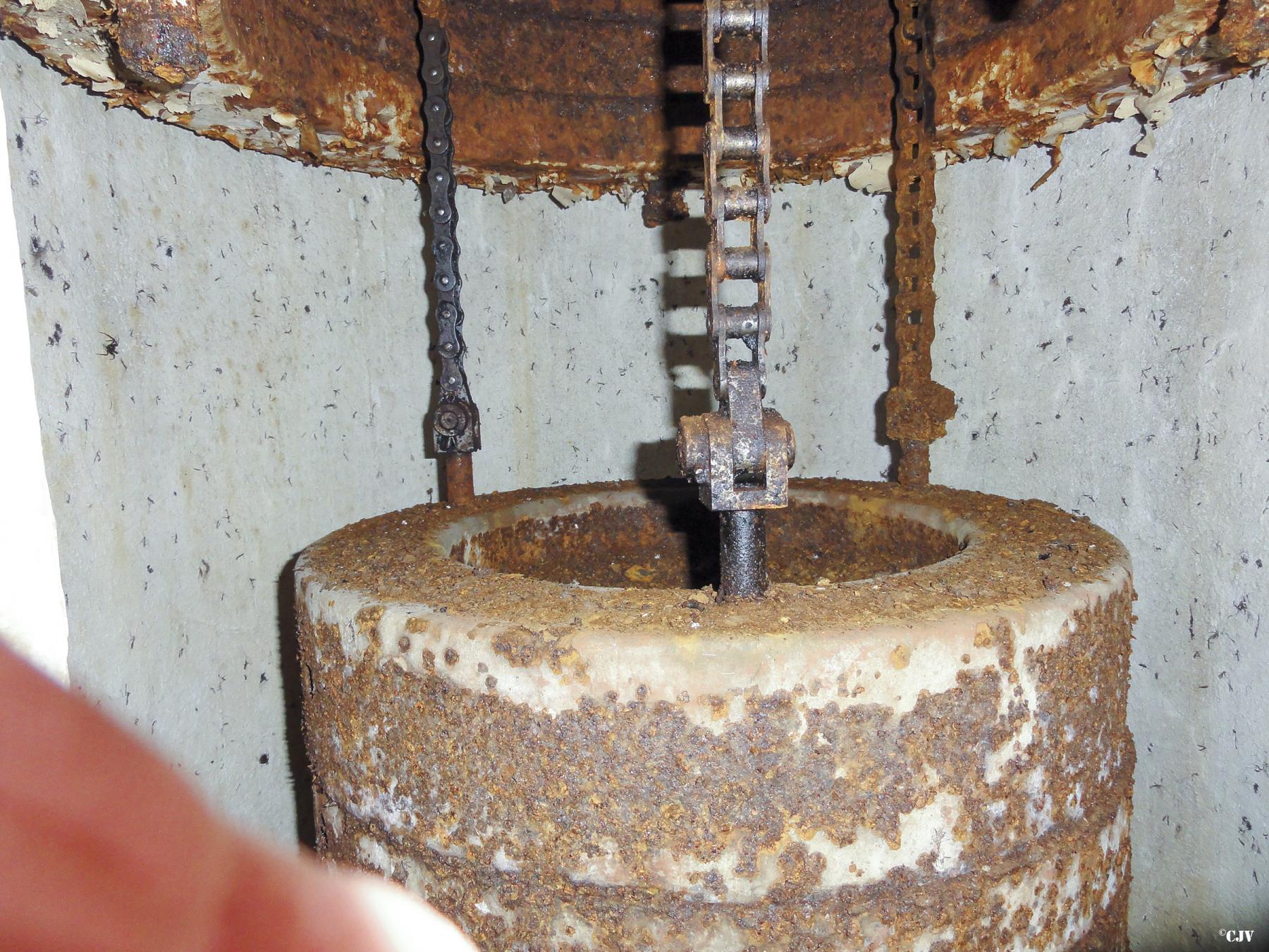 Ligne Maginot - HAUT DE L'ANGUILLE - O4 - (Observatoire d'artillerie) - La cloche VP
Les contrepoids - Lia VERMEULEN