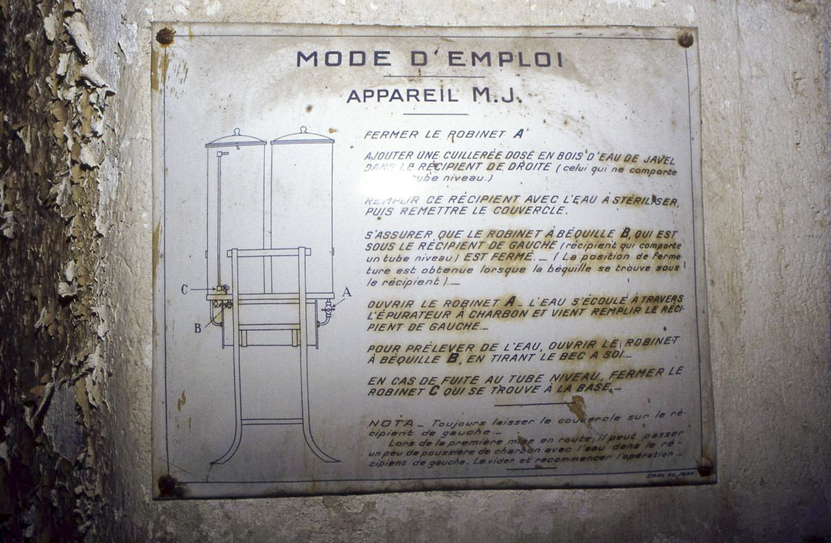 Ligne Maginot - FERME DU BOIS DU FOUR - O10 - (Observatoire d'artillerie) - Plaquette explicative encore en place
Mode d'emploi du stérilisateur MJ