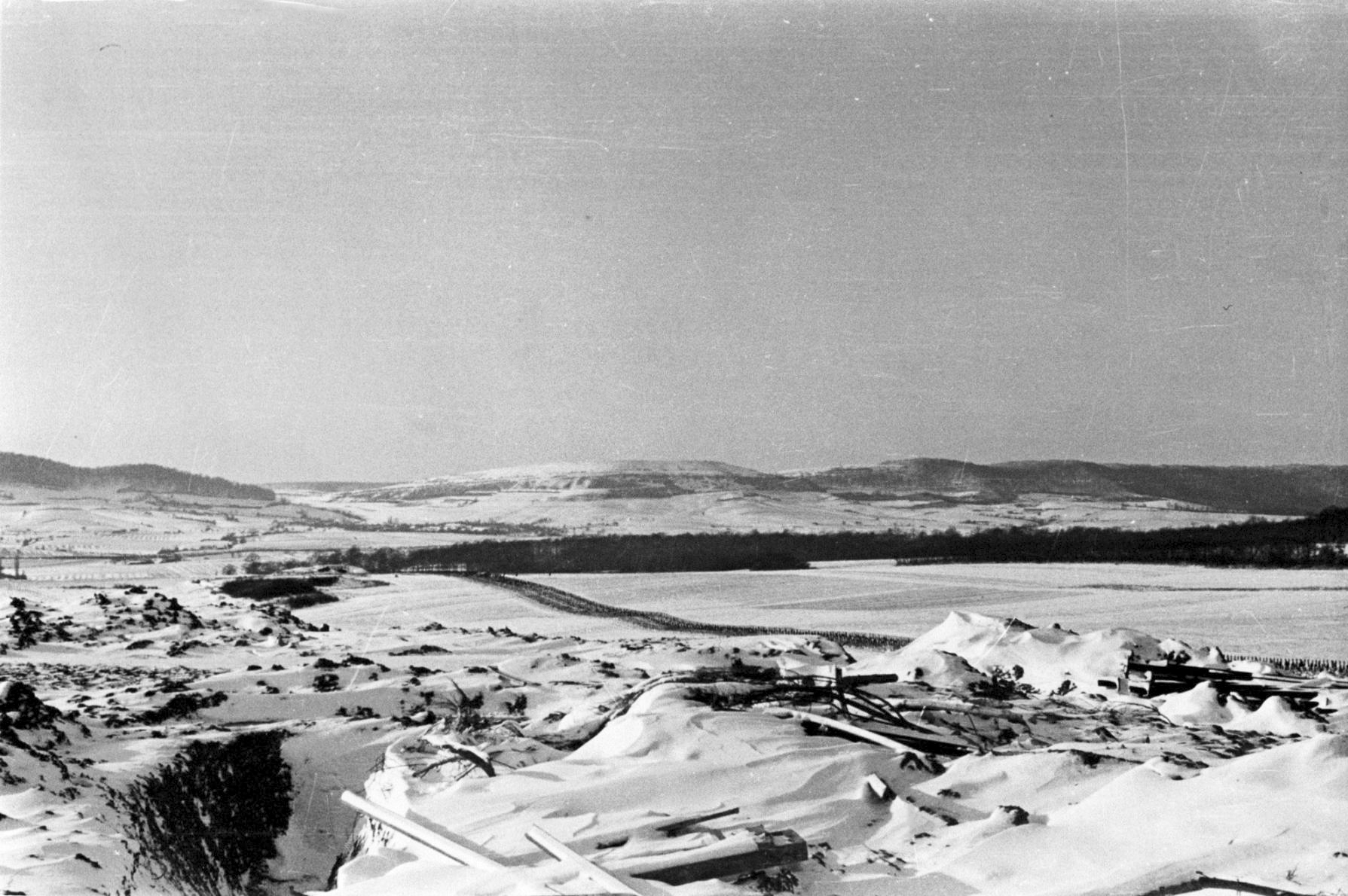 Ligne Maginot - ROUTE DU LUXEMBOURG - O10 - (Observatoire d'artillerie) - Le réseau antichar et le réseau bas vers l'ouest de l'observatoire