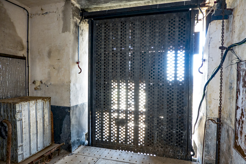 Ligne Maginot - JANUS - (Ouvrage d'artillerie) - Bloc 1
Vue intérieure du pont levis - Michel Teiten