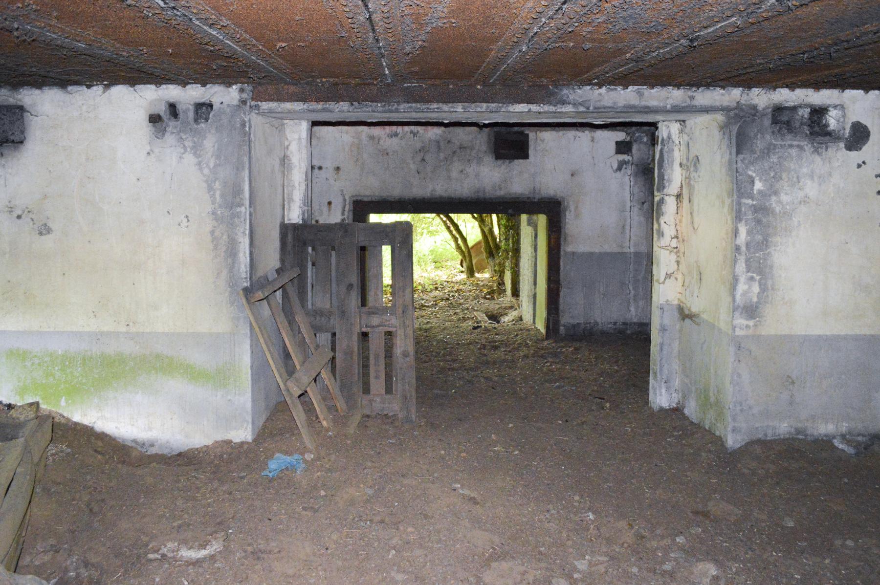Ligne Maginot - RODIGNIES EST - (Casemate d'infanterie - Double) - Vue vers l'entrée matériel depuis les chambres de tir AC 25 - ukmaginot