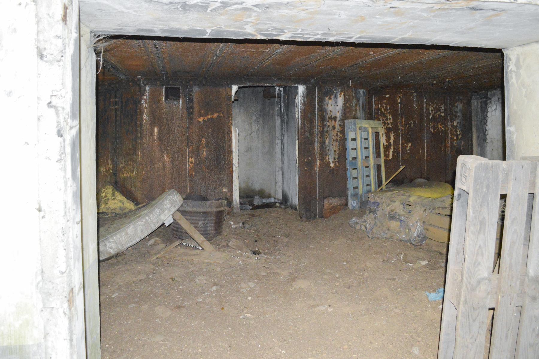 Ligne Maginot - RODIGNIES EST - (Casemate d'infanterie - Double) - Chambres de tir AC 25
Au fond l'accès à la cloche GFM - ukmaginot