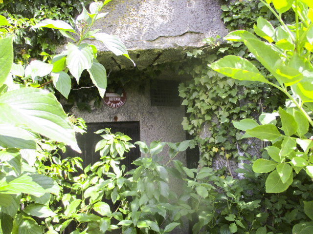 Ligne Maginot - B542 - FERME de la TOUR (Blockhaus pour canon) - Photo prise de la rue de Bettrechies
