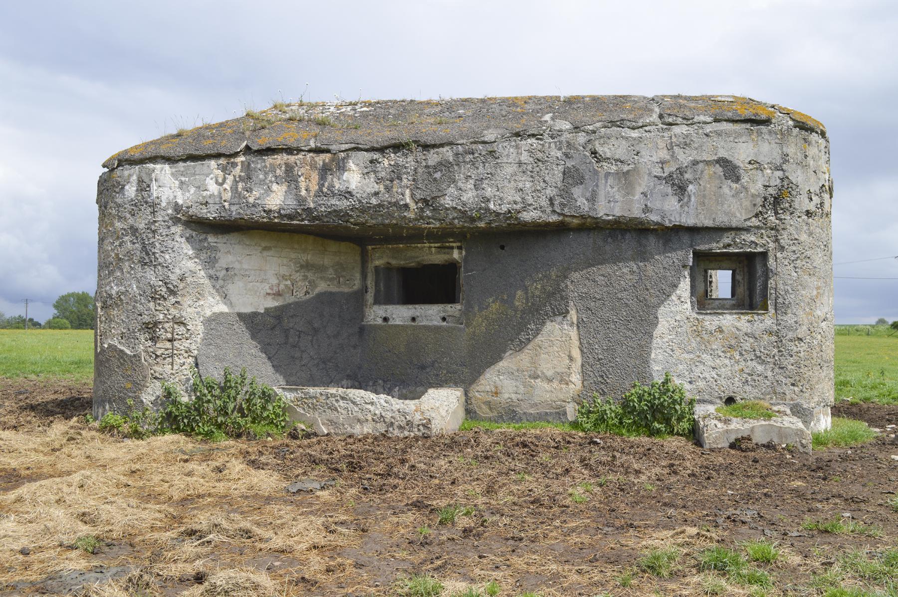 Ligne Maginot - B562 - CHEMIN DE FER EST - (Blockhaus pour canon) - Face gauche, créneaux AC et FM - ukmaginot