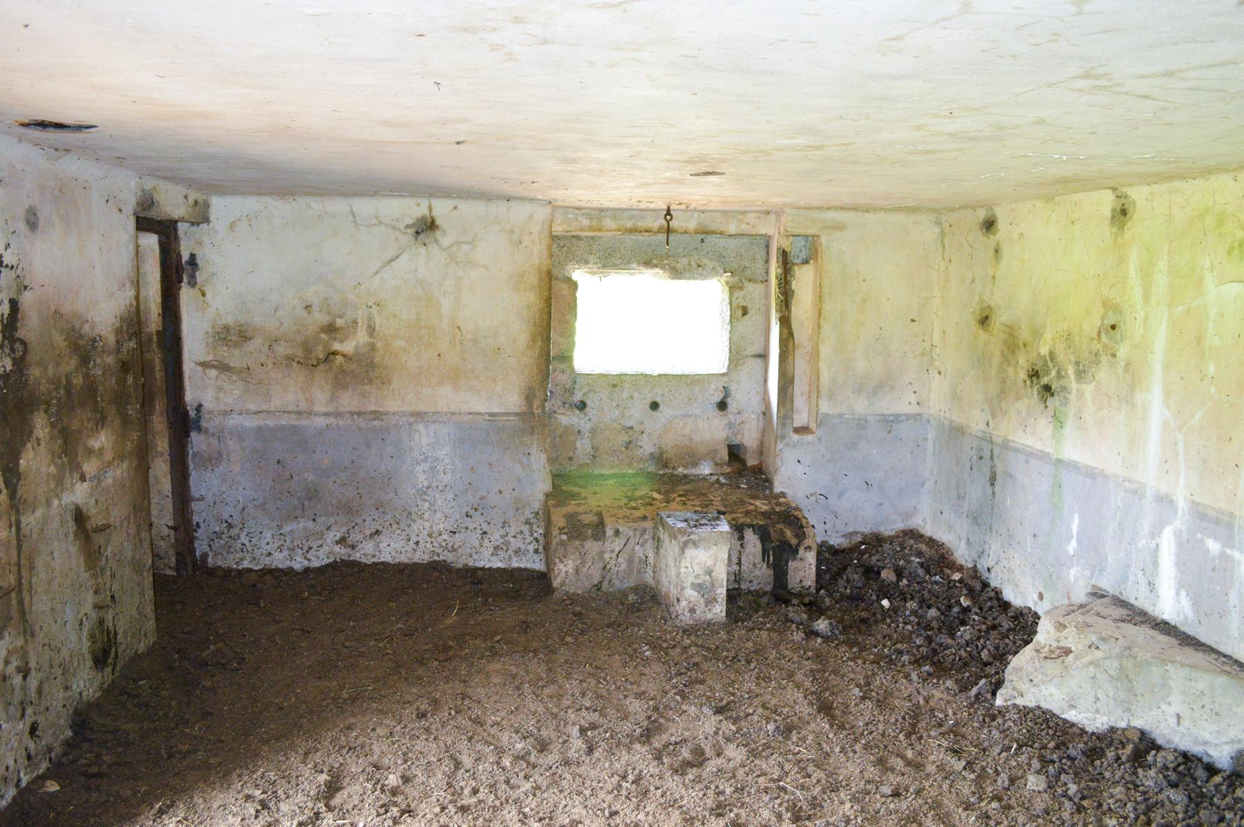 Ligne Maginot - B562 - CHEMIN DE FER EST - (Blockhaus pour canon) - Créneau AC, face gauche - ukmaginot