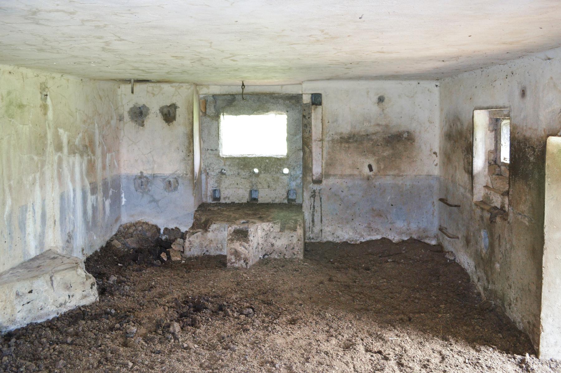 Ligne Maginot - B562 - CHEMIN DE FER EST - (Blockhaus pour canon) - Créneau AC, face droite - ukmaginot