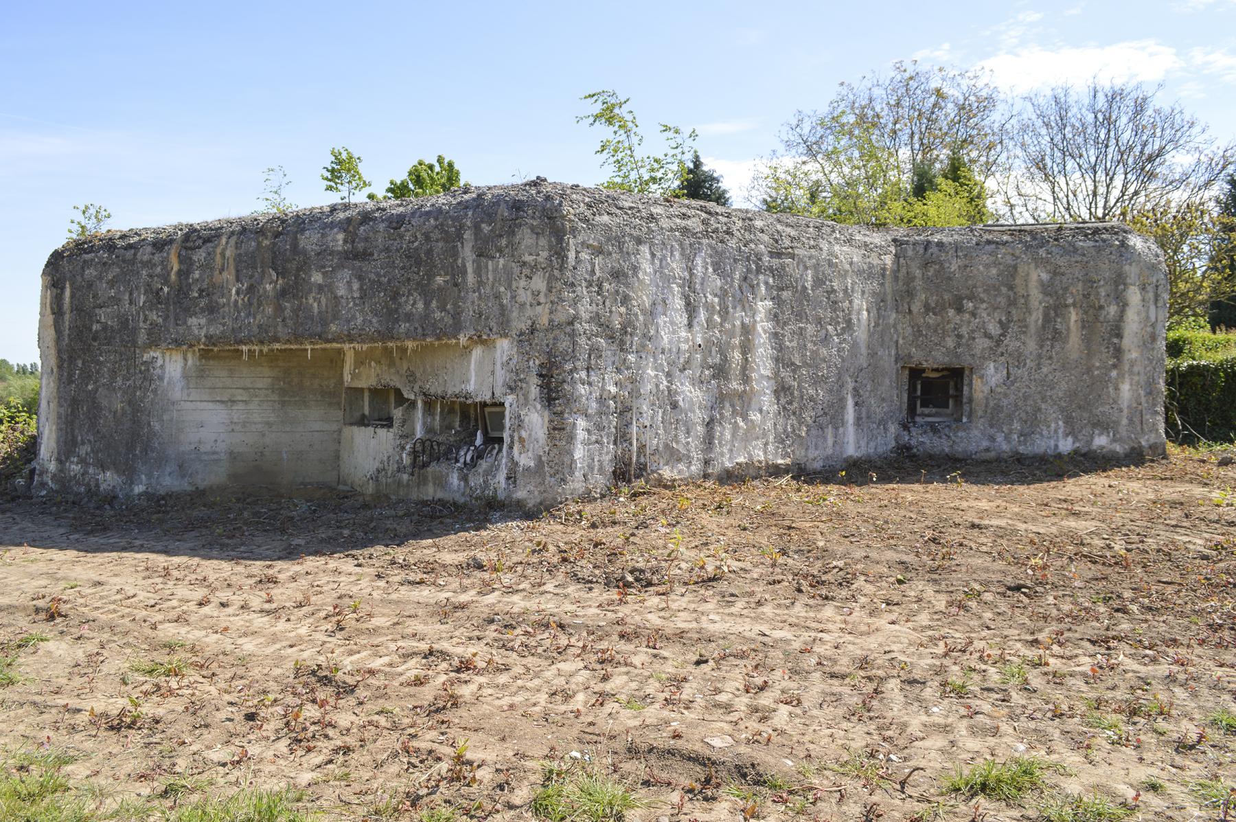 Ligne Maginot - CIMETIERE D'ELESMES - (Blockhaus lourd type STG / STG-FCR - Double) - L'extérieur - ukmaginot