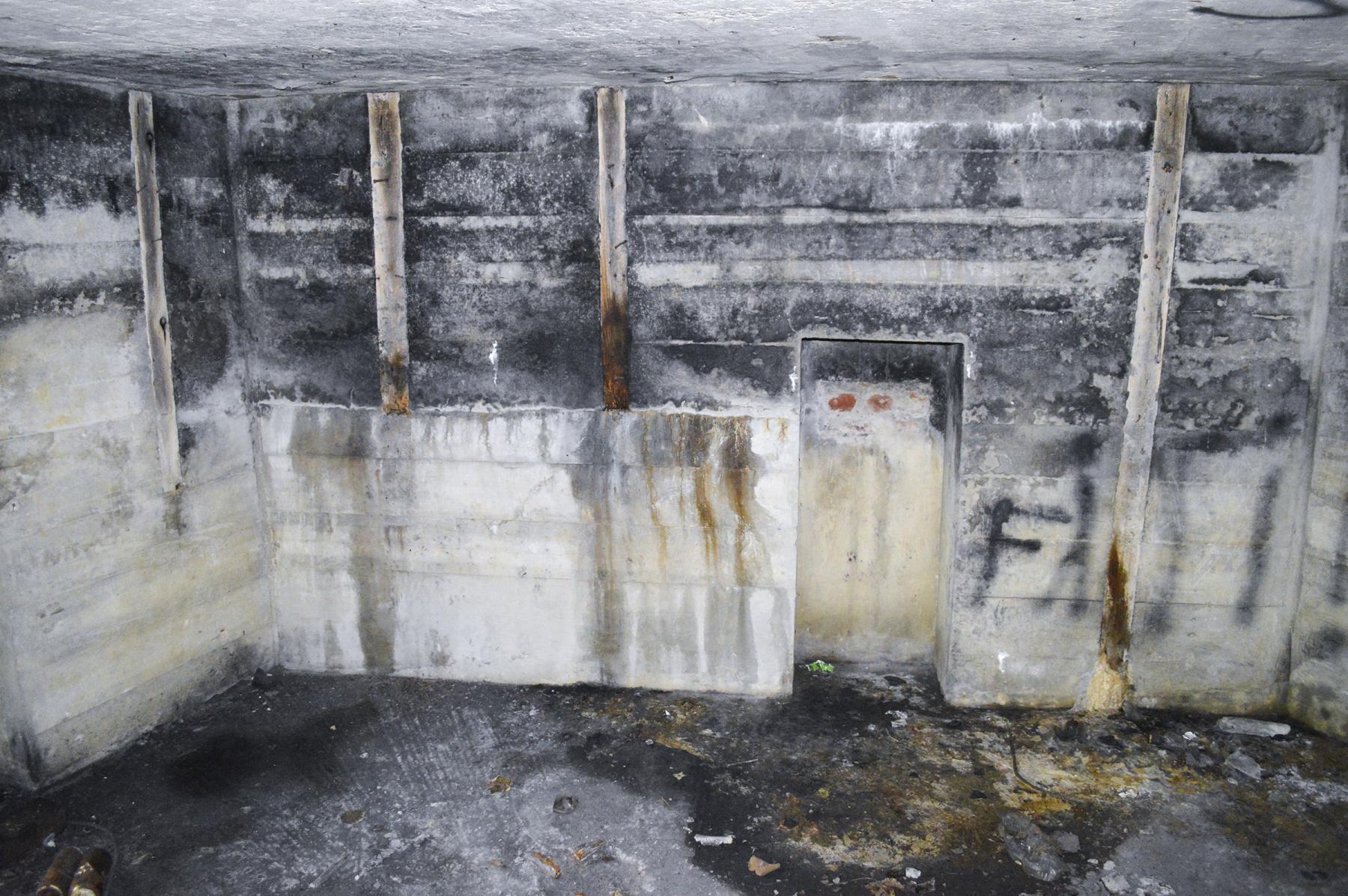 Ligne Maginot - BEF 301 - BOIS DE LA TASSONNIERE - (Blockhaus pour canon) - Les ouvertures pour FM - ukmaginot