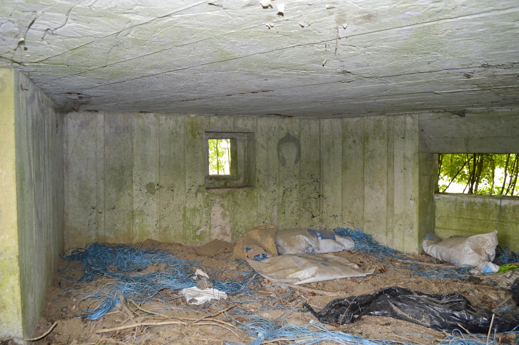 Ligne Maginot - B344 - BOIS DE VARLET NORD - (Blockhaus pour canon) - L'intérieur - ukmaginot
