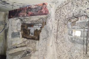 Ligne Maginot - MAIRIE DE BRUILLE - (Blockhaus pour canon) - La trémie Pamart-Lemaigre Sud-Est détruite par un coup direct au but.