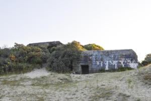 Ligne Maginot - B17 - BORDEAUX - (Blockhaus pour arme infanterie) - Dunes Centre sur la gauche