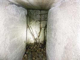 Ligne Maginot - MC11 -  AC7B  - NONNENWALD - (Casemate d'artillerie) - Le couloir derrière le créneau pour le FM a droite du canon, avec une sortie vers le toit