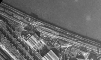 Ligne Maginot - SPORENINSEL - (Casemate d'infanterie - Double) - La casemate en 1947
On distingue encore les organisations défensives sur la berge