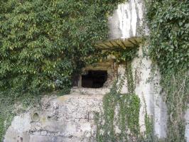 Ligne Maginot - CEZF-14 - POIX-TERRON OUEST - (Casemate d'infanterie - Double) - Créneau face est