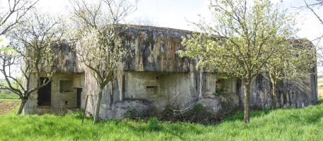 Ligne Maginot - CEZF-16 - POIX TERRON EST - (Casemate d'infanterie - Double) - Les entrées et face droite