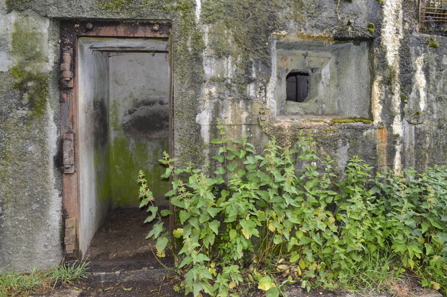 Ligne Maginot - B536 - LA TOURNICHETTE - (Blockhaus pour canon) - L'entrée du personnel - ukmaginot