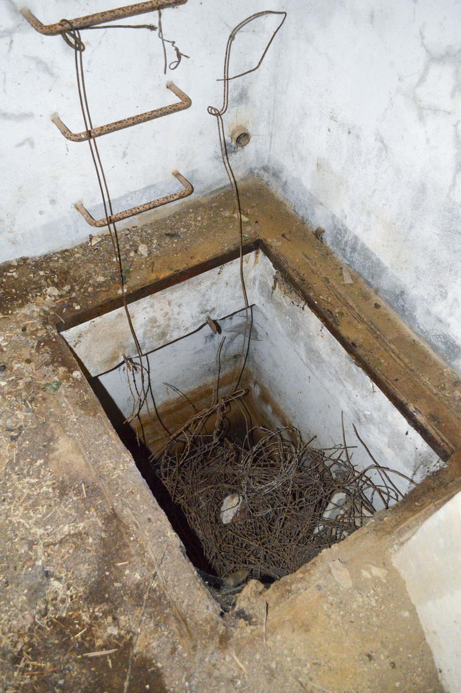 Ligne Maginot - B537 - LA FLAMENGRIE - (Blockhaus pour canon) - Passage vers le sous-sol - ukmaginot