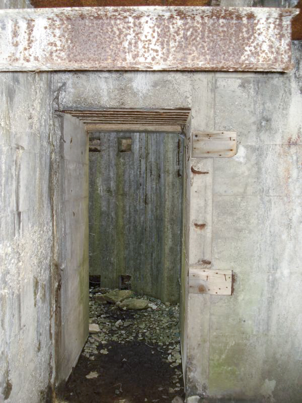 Ligne Maginot - CEZF-14 - POIX-TERRON OUEST - (Casemate d'infanterie - Double) - L'accès au puits de la cloche