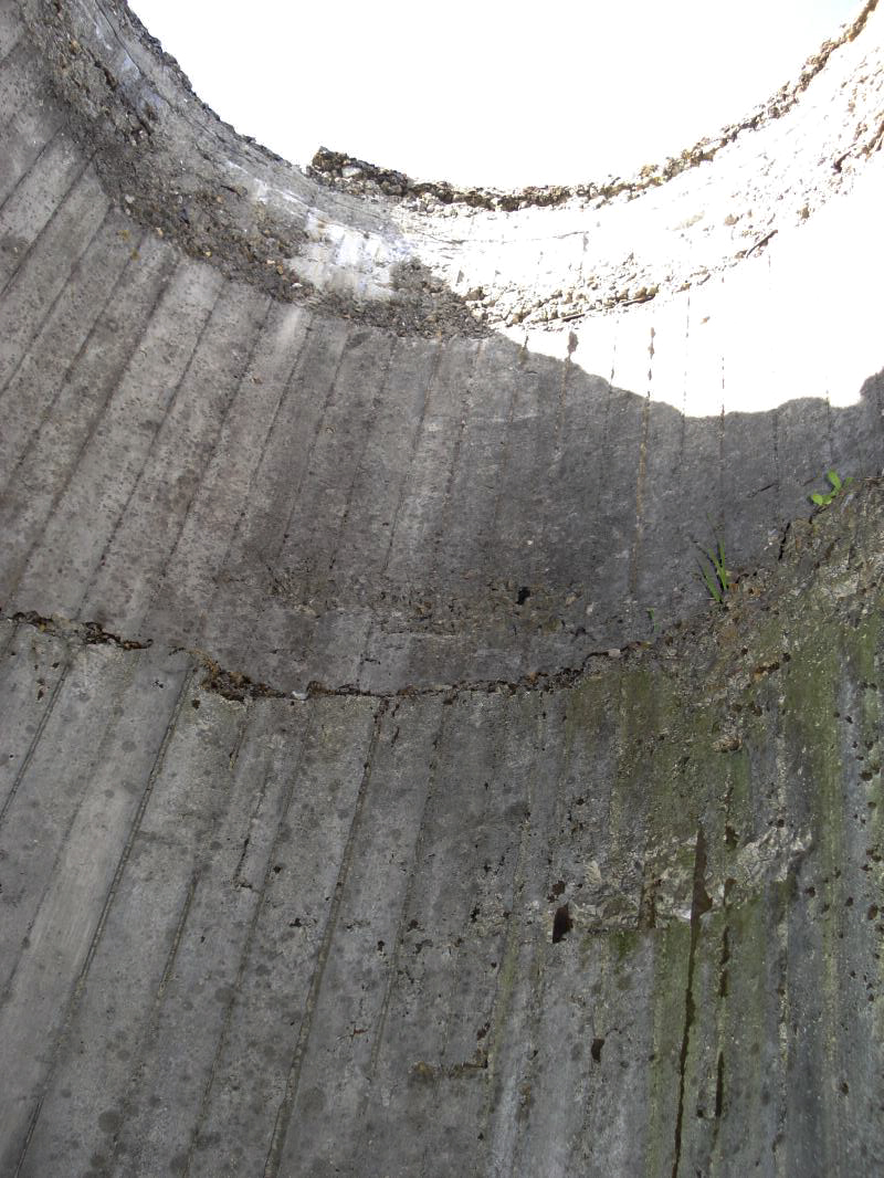 Ligne Maginot - CEZF-14 - POIX-TERRON OUEST - (Casemate d'infanterie - Double) - Puits de la cloche jamais installée