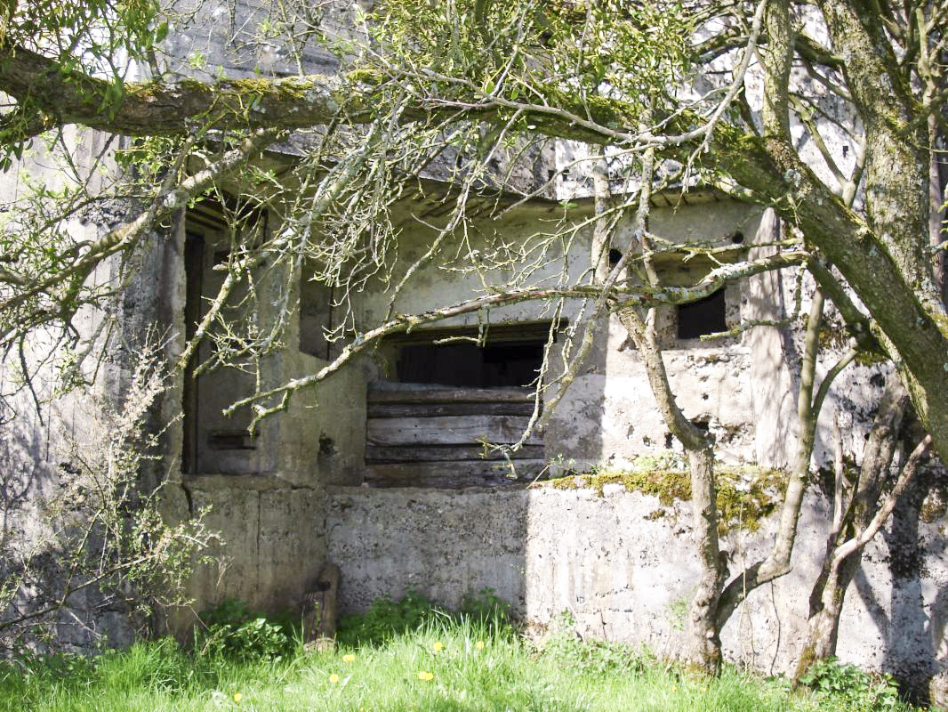 Ligne Maginot - CEZF-15 - CIMETIERE DE MONTIGNY - (Casemate d'infanterie - Double) - Les entrées