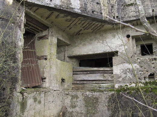 Ligne Maginot - CEZF-15 - CIMETIERE DE MONTIGNY - (Casemate d'infanterie - Double) - Les entrées