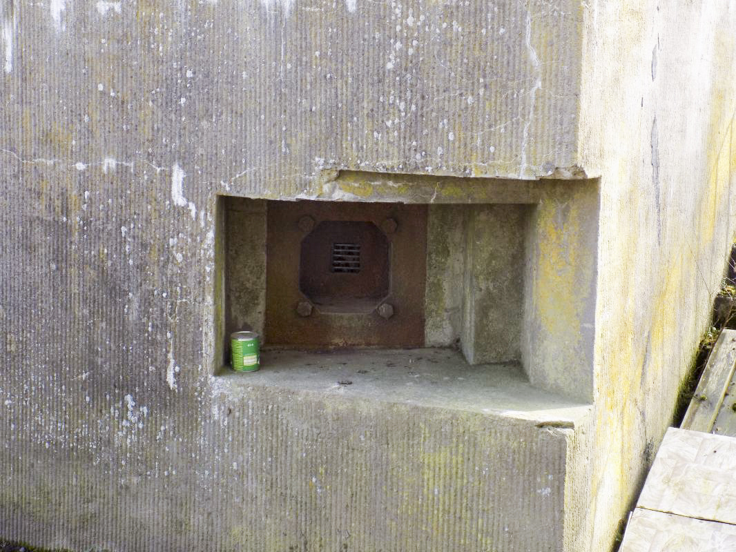 Ligne Maginot - MF3 - C - SORENDAL - (Poste GRM - Maison Forte) - Créneau droite - R Tucker