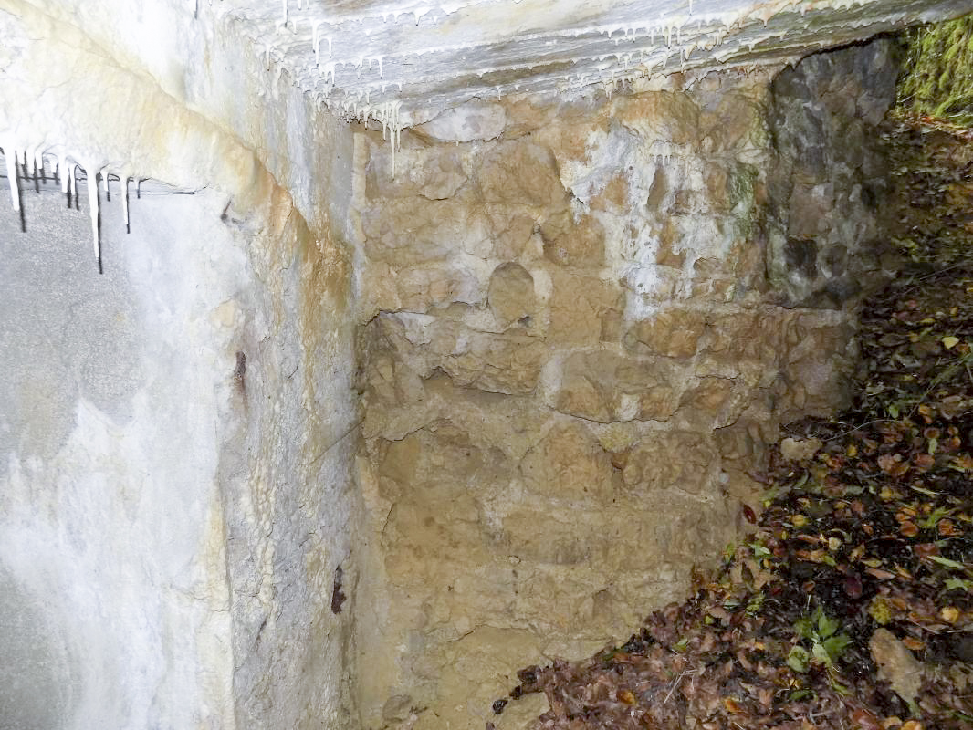Ligne Maginot - BB82-C - LE HETRE - (Blockhaus pour canon) - L'entrée, extérieur droite - R Tucker