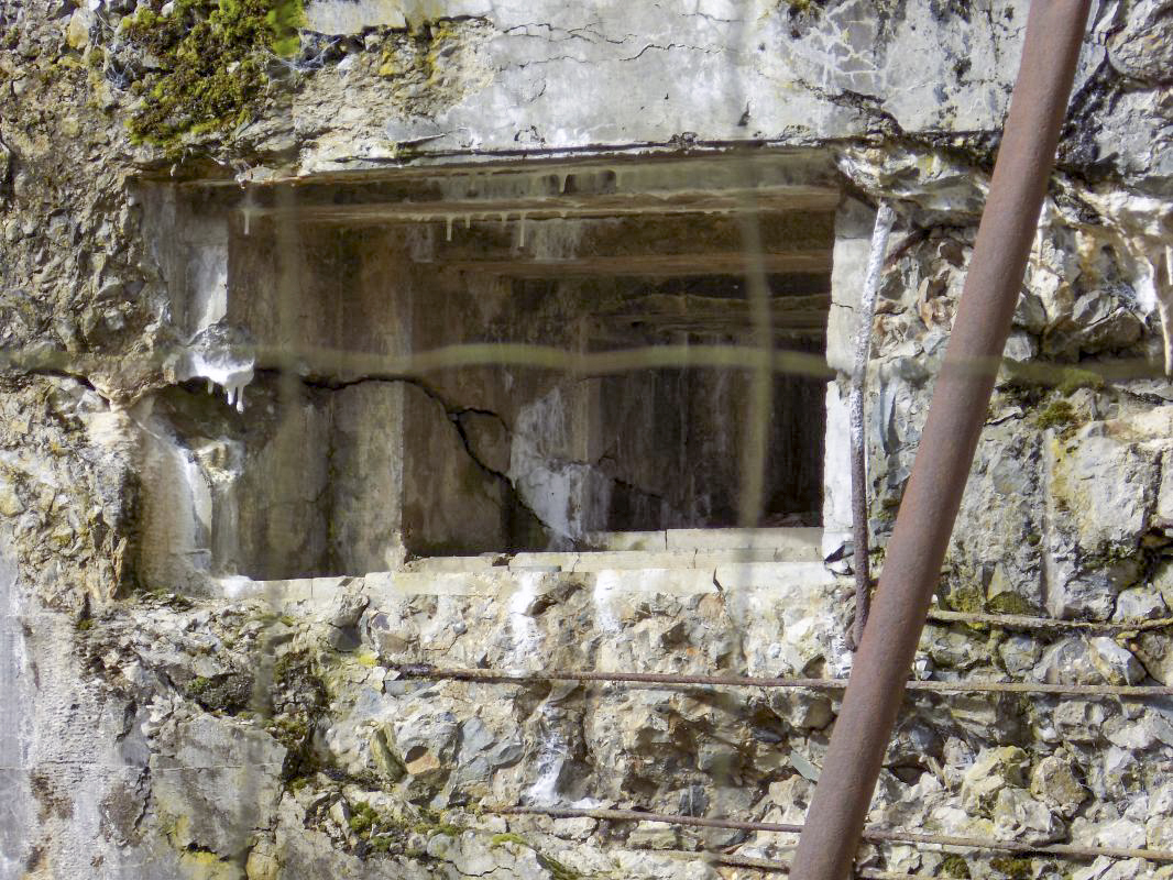 Ligne Maginot - TROIS FONTAINES NORD - (Blockhaus lourd type STG / STG-FCR - Simple) - Créneau Hotchkiss