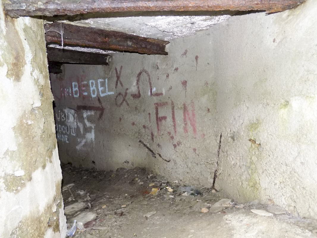 Ligne Maginot - Blockhaus Bb63 - DEVANT JOIGNY - Couloir, l'arrière du bloc 