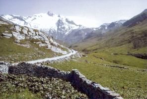 Ligne Maginot - SELOGES - (Ouvrage d'infanterie) - Sur l'avant, la vallée de la ville des Glaciers ou débouche le col de la Seigne