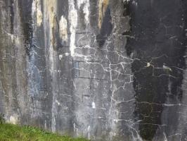 Ligne Maginot - DAMBACH EGLISE - (Blockhaus pour arme infanterie) - Traces d'un camouflage imitation mur de brique sur la partie est de la casemate