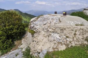 Ligne Maginot - CONCHETAS - CONQUET (OC) - (Ouvrage d'infanterie) - Bloc 7
Vue du dessus et des des deux cheminées du bloc