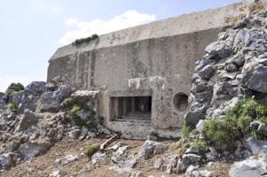 Ligne Maginot - CONCHETAS - CONQUET (OC) - (Ouvrage d'infanterie) - Bloc 6
Créneau mitrailleuse flanquant en direction du vallon du Boréon