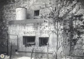 Ligne Maginot - PONT SAINT LOUIS (BARRAGE RAPIDE) - (Blockhaus pour canon) - Photo prise sous l'occupation italienne en 1940