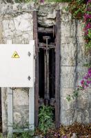 Ligne Maginot - PONT SAINT LOUIS (BARRAGE RAPIDE) - (Blockhaus pour canon) - La barrière toujours dans son logement