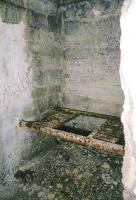 Ligne Maginot - CASTES RUINES (CR) - (Ouvrage d'infanterie) - Bloc 1 
Les latrines

