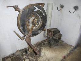 Ligne Maginot - CASTES RUINES (CR) - (Ouvrage d'infanterie) - Bloc 2
Ventilateur manuel