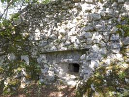 Ligne Maginot - CASTES RUINES (CR) - (Ouvrage d'infanterie) - Bloc 3
Premier créneau