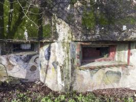 Ligne Maginot - BB39 - LANGLANGT - (Blockhaus pour canon) - Les deux créneaux anti-char et mitrailleuse.