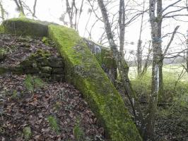 Ligne Maginot - BB38 - (Blockhaus pour canon) - Le mur d'aile et la façade de tir.