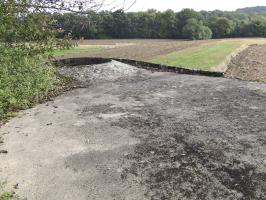Ligne Maginot - BB45 - (Blockhaus pour canon) - La dalle du blockhaus avec l'emplacement prévu pour une cloche GFM.