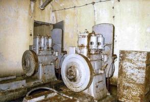 Ligne Maginot - CAVE A CANON - (Ouvrage d'infanterie) - Moteur CLM