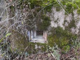 Ligne Maginot - BBO8 - (Blockhaus pour canon) - Le créneau latéral pour FM.