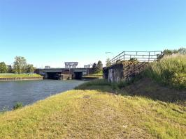 Ligne Maginot - PORT DU RHIN SUD 18 - (Blockhaus pour arme infanterie) - Le blockhaus et l'écluse de Strasbourg