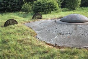 Ligne Maginot - BAMBESCH - A35 - (Ouvrage d'infanterie) - Bloc 1
La tourelle de mitrailleuses et les prises d'air