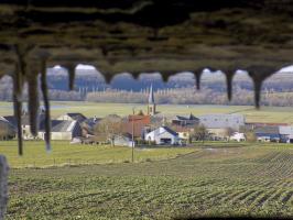 Ligne Maginot - A92 - PRIX DU LOUP - (Blockhaus lourd type STG / STG-FCR - Double) - Vue vers le nord-ouest créneau d'observation, église Brévilly